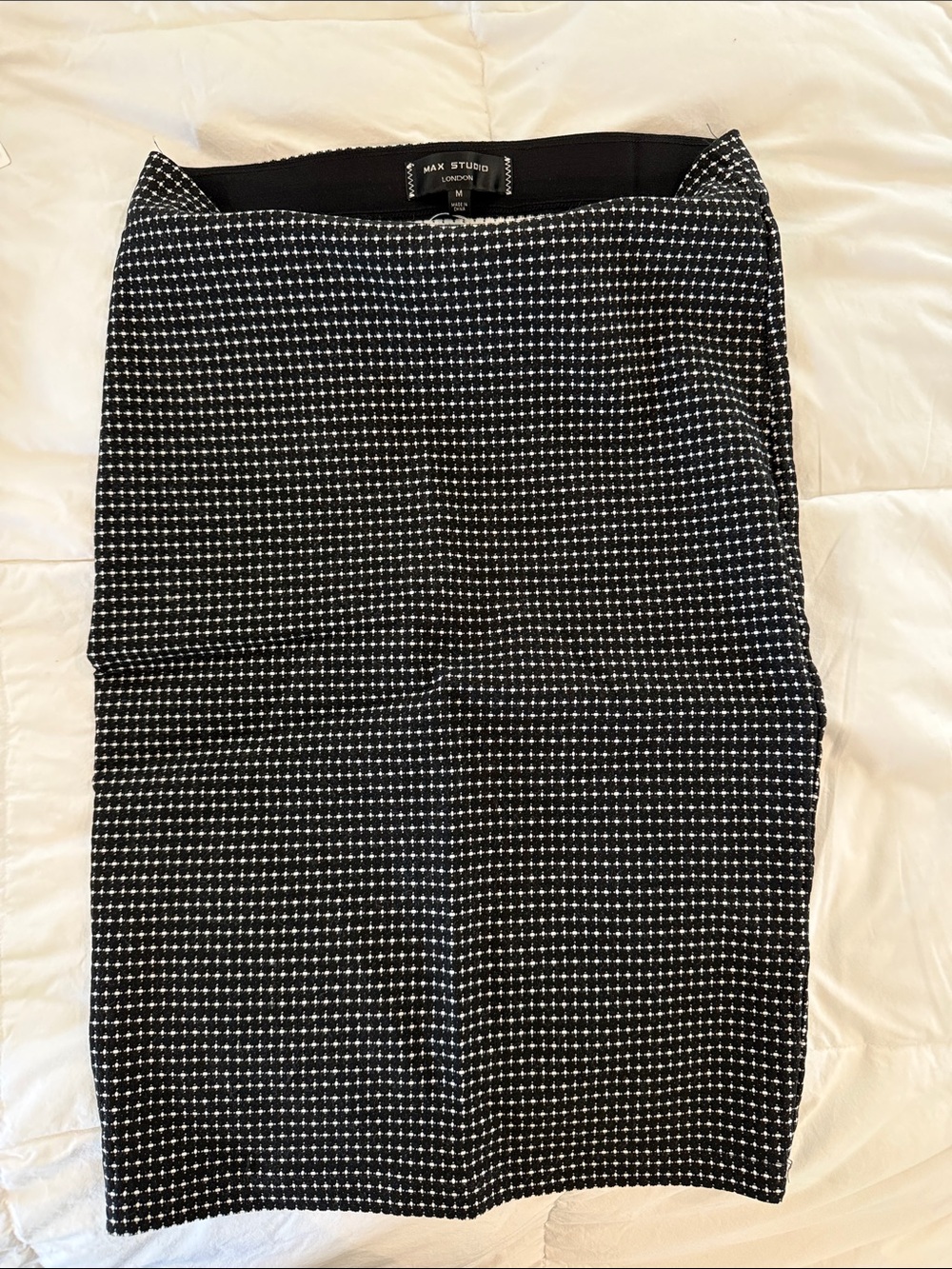 Max Studio Black & White Houndstooth Pencil Skirt